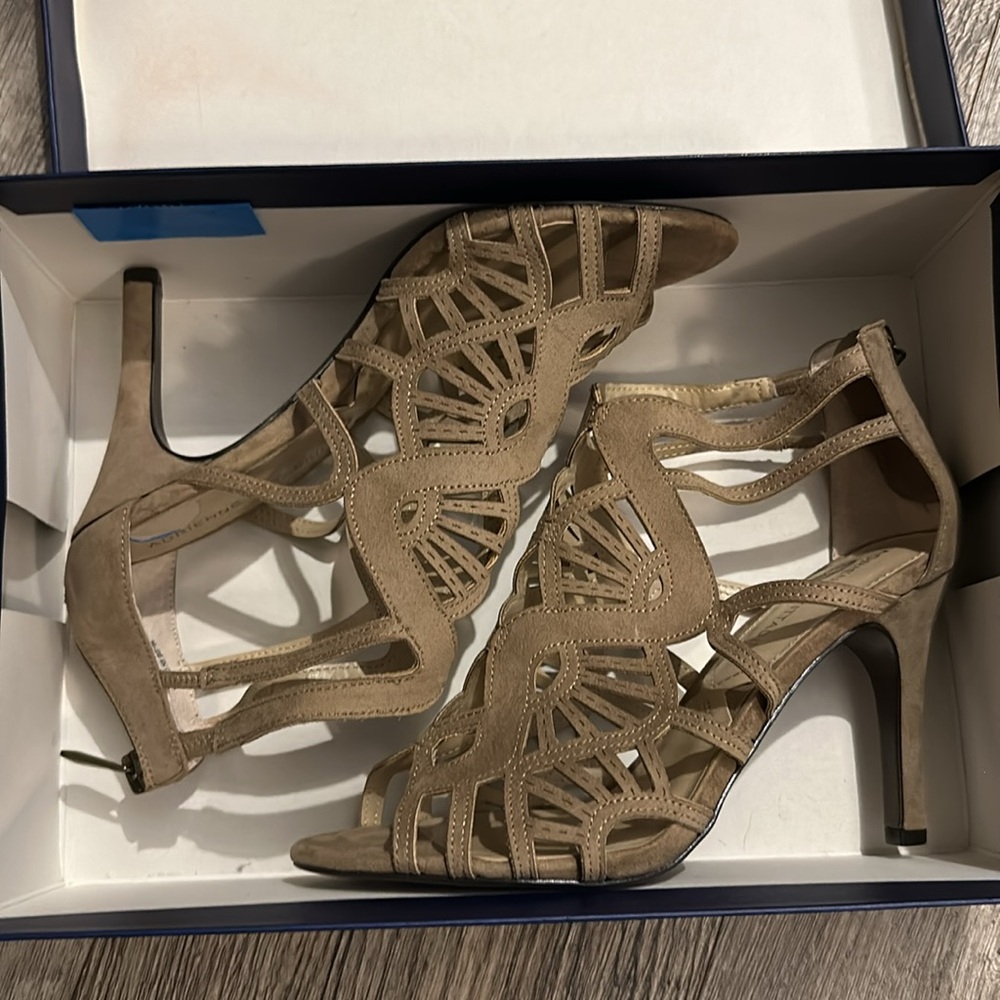 Adrienne Vittadini high heels